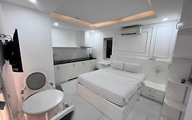 Paris Hotel